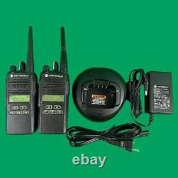 (2) Motorola CP185 / Two-Way Radio / Analog / 2 4 Watts / 435MHz 480MHz