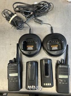(2) Motorola CP185 Two Way Radios UHF 435-480mhz 16Ch 4W AAH03RDF8AA7AN withBatt
