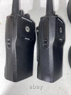 2 Motorola PR400 UHF 16 Channel Two-Way Radios AAH65RDC9AA2AN Chargers Batteries