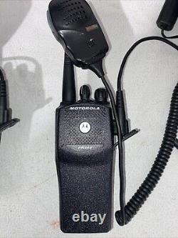 2 Motorola PR400 UHF 16 Channel Two-Way Radios AAH65RDC9AA2AN Chargers Batteries