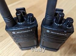 2 Motorola RMU2080 UHF 8-Channel Two-Way Radios