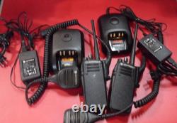 2 X MOTOROLA XPR 6100 403-470 MHz UHF 4w Digital Two Way Radios AAH55QDT9JA1AN