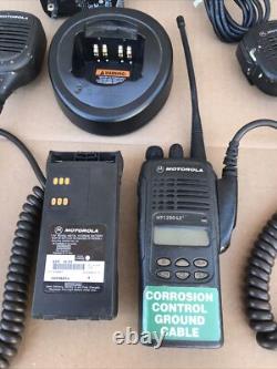 2 X Motorola HT1250 LS+ UHF 450-512MHz 4W 16CH Two Way Radios AAH25SDH9DP5AN
