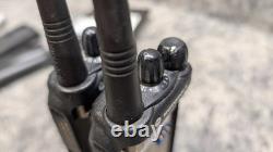 2 x MOTOROLA HT750 136-174 MHz VHF 16ch TWO WAY RADIO AAH25KDC9AA3AN