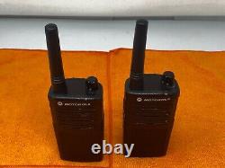 2 x MOTOROLA RMM2050 ON SITE 2 WAY RADIO W BATTERY, CHARGER PMLN6383A / CLIP ONS