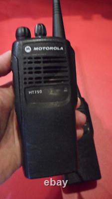 2 x Motorola HT750 UHF 403-470 MHz 4w 4CH Two Way Radios withBatt AAH25SDC9AA2AN