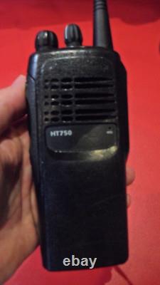 2 x Motorola HT750 UHF 403-470 MHz 4w 4CH Two Way Radios withBatt AAH25SDC9AA2AN