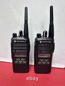 2x Motorola CP185 Two Way Radio UHF 435-480mhz 16Ch AAH03RDF8AA7AN Withbatteries