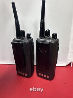 2x Motorola CP185 Two Way Radio UHF 435-480mhz 16Ch AAH03RDF8AA7AN Withbatteries