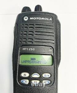 (2x) Motorola HT1250 Two Way Radio AAH25SDF9AA5AN 450-512 MHz 128 Ch