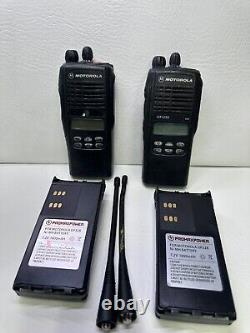 2x Motorola HT1250 UHF 403-470MHZ 4W 128CH Two Way Radio AAH25RDF9AA5AN