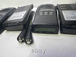 2x Motorola HT1250 UHF 403-470MHZ 4W 128CH Two Way Radio AAH25RDF9AA5AN