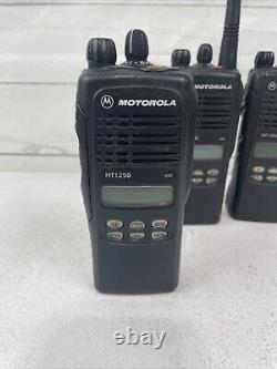 3 MOTOROLA HT1250 VHF 136-174MHz Two-Way Radio AAH25KDF9AA5AN 2 Charger Read