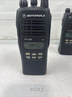 3 MOTOROLA HT1250 VHF 136-174MHz Two-Way Radio AAH25KDF9AA5AN 2 Charger Read