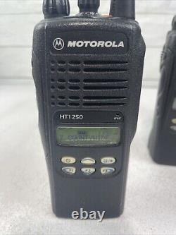 3 MOTOROLA HT1250 VHF 136-174MHz Two-Way Radio AAH25KDF9AA5AN 2 Charger Read