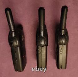 (3) Motorola Cls1410 4ch Uhf Two-way Radios 2 Cradles No Batteries