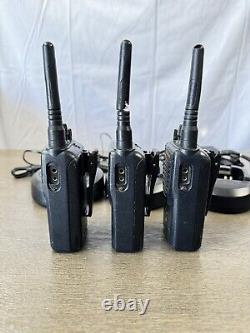 (3) Motorola Mag One BPR40 4 Watt UHF Two Way Radio (450-470 MHz) AAH84RCS8AA1AN