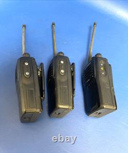 3x Motorola EVX-261-G7-5 EVX-261-G6-5 Two Way Radio W Batteries