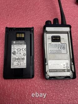 3x Motorola EVX-261-G7-5 EVX-261-G6-5 Two Way Radio W Batteries