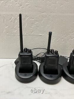 (4 PACK) Motorola VX-261 Portable Two-Way Radios with Chargers