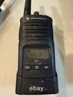 5 Pack Motorola RMU2080D On-Site 8-Channel UHF Two-Way Business With Chargers