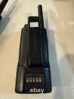 5 Pack Motorola RMU2080D On-Site 8-Channel UHF Two-Way Business With Chargers
