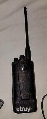5x Motorola RDU4100 10-Ch UHF Two Way Radios RU4100BKN9BA+ 4x Docking Charger