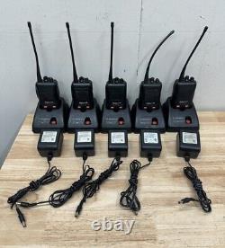 5x Motorola Radius SP50 P94YQS20A2AA Two-Way Radio with Charger