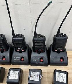 5x Motorola Radius SP50 P94YQS20A2AA Two-Way Radio with Charger