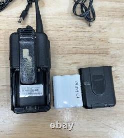 5x Motorola Radius SP50 P94YQS20A2AA Two-Way Radio with Charger