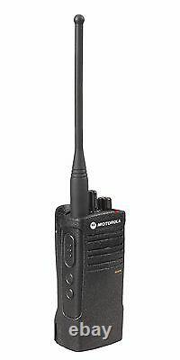 6 Motorola RDU4100 4 Watt UHF Business Two-way Radios & HKLN4606 Remote Mics