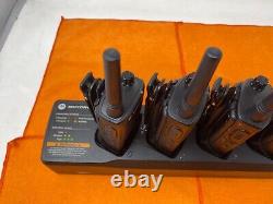 6 x MOTOROLA RMM2050 ON SITE 2 WAY RADIO With 6 PORT CHARGER PMLN6387A / CLIP ONS