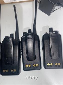 7 Vertex EVX-531 G7-5 UHF Portable radios All Working Two Way Read Description