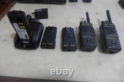 A13 Motorola Xpr 3500e Two Way Radio Aah02rdh9va1an 2 Lot W Charger 5 Batteries