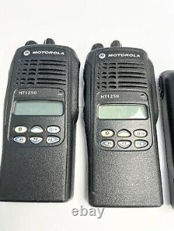 AS-IS (2x) Motorola HT1250 Two Way Radios AAH25SDF9AA5AN 450-512 MHz 128 Ch