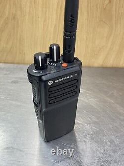 EUC Motorola XPR 7350e AAH56JDC9WA1AN VHF Two Way Radio 150.8-173.4 MHz Charger