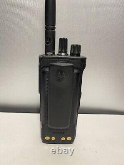 EUC Motorola XPR 7350e Two Way Radio AAH56JDC9WA1AN VHF 150.8-173.4MHz w Charger