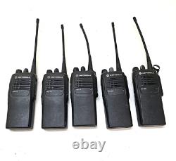 FIVE Motorola HT750 403-470 MHz UHF Two Way Radio AAH25RDC9AA3AN
