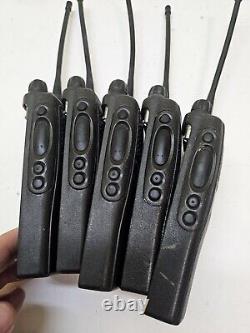 FIVE Motorola HT750 403-470 MHz UHF Two Way Radio AAH25RDC9AA3AN