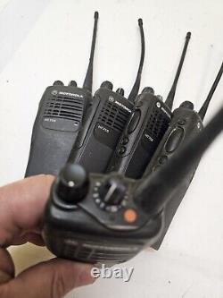 FIVE Motorola HT750 403-470 MHz UHF Two Way Radio AAH25RDC9AA3AN