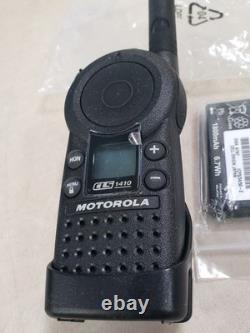 GENUINE MOTOROLA CLS1410 5-Mile 4-Channel UHF Two-Way Radio, Clip & Battery