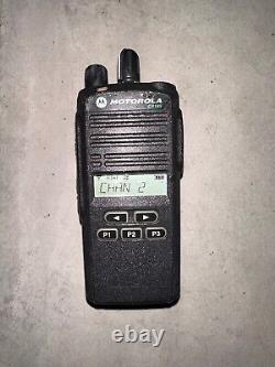 LOT OF 2 Motorola CP185 Two Way Radios UHF 435-480mhz 16Ch 4Watt AAH03RDF8AA7AN