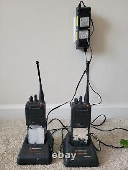 LOT OF 2 Motorola HT1000 H01SDC9AA3DN UHF 16 Channel Portable Radio Working