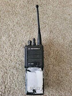 LOT OF 2 Motorola HT1000 H01SDC9AA3DN UHF 16 Channel Portable Radio Working