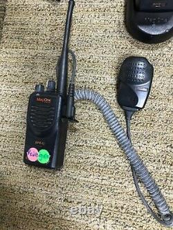 (LOT OF 3) Motorola Mag One BPR40 UHF 4W 16ch TWO-WAY + (1) CHARGE BASE