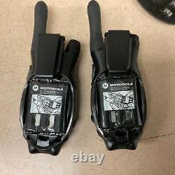 LOT OF 4 Motorola T5500 T5400 TALKABOUT Walkie Talkie TWO-WAY RADIO & CHARGER