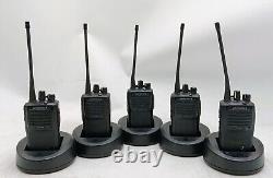 LOT OF 5 Motorola EVX-261-G7-5 UHF 470-512 MHz Two Way Radio With Charging base