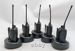 LOT OF 5 Motorola EVX-261-G7-5 UHF 470-512 MHz Two Way Radio With Charging base