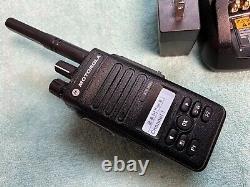 (LotA2) Motorola UHF XPR3500e AAH02RDH9VA1AN Two-Way Radio with Charger