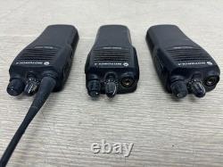 Lot Of 3 Motorola Radius Cp200 Two-way Uhf Radios Aah50rdc9aa2an 16 Channel